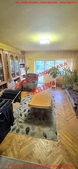 Apartament cu 3 camere decomandat în Craiovei