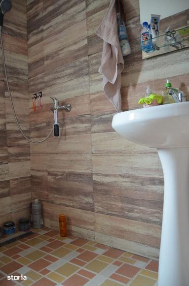 Casă cu 4 camere cu Teren 186 Mp în Valea Alba