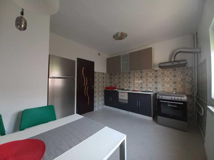 Apartament cu 2 camere decomandat în Exterior Vest