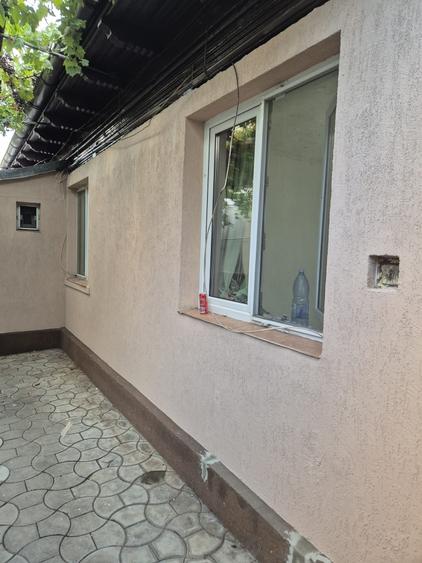 Casă cu 3 camere cu Teren 160 Mp în Eroii Revoluției