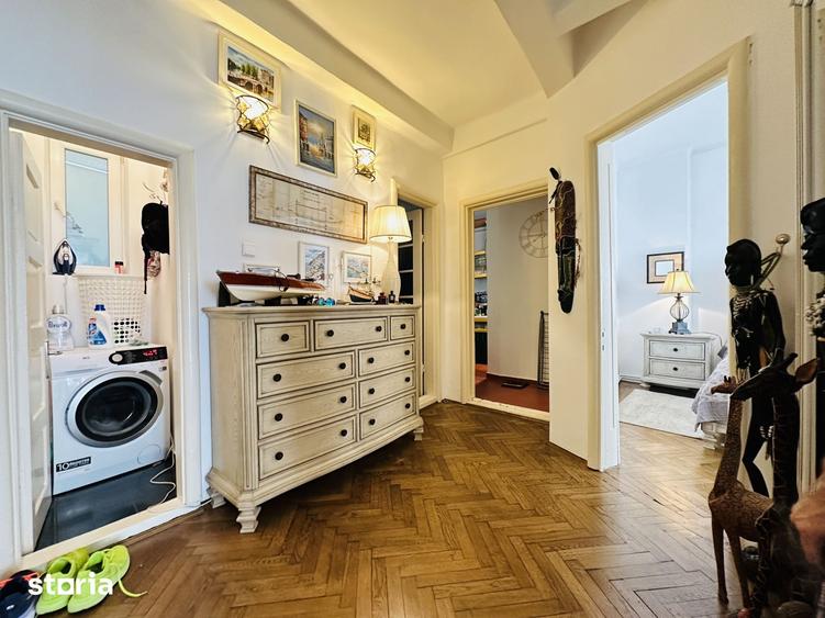 Apartament cu 3 camere decomandat, mobilat în Est