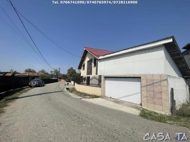 Casă individuală cu 6 camere cu Garaj în Drăguțești