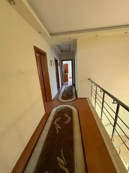 Casă cu 5 camere cu Canalizare în Pipera