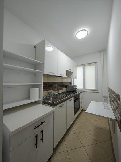 Apartament cu 2 camere nedecomandat, mobilat în Casa de Cultură