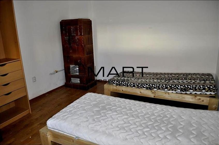 Casă cu 7 camere cu Teren 400 Mp în Calea Dumbrăvii