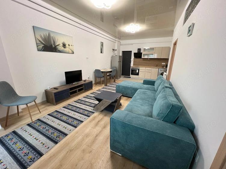 Apartament cu 3 camere semidecomandat în Nord