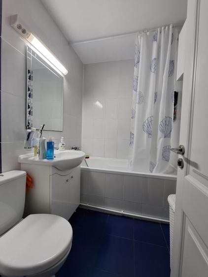 Apartament cu 3 camere decomandat, mobilat în Tomis Nord