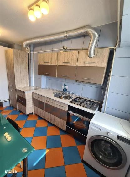 Apartament cu 3 camere decomandat în Alexandru Obregia