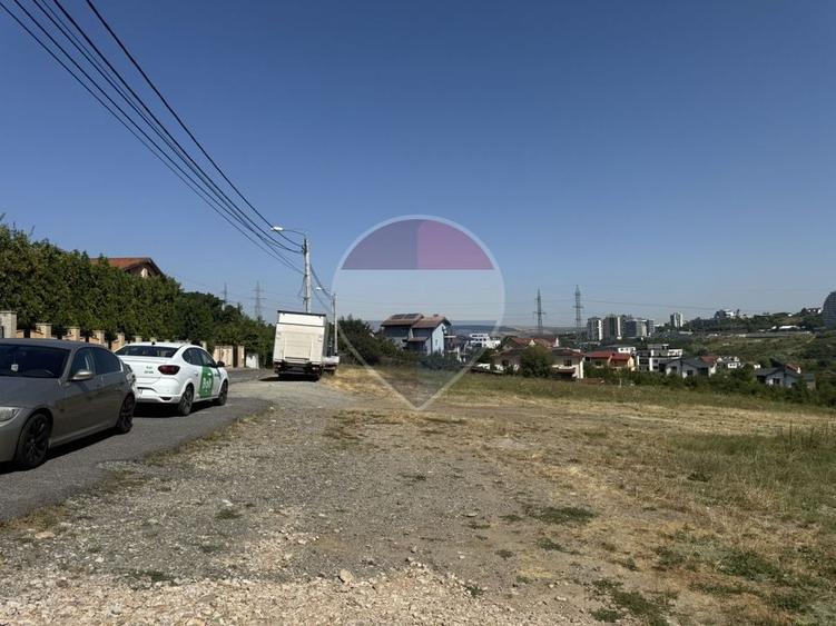 Teren Construcții intravilan de 7280 mp, în Câmpului