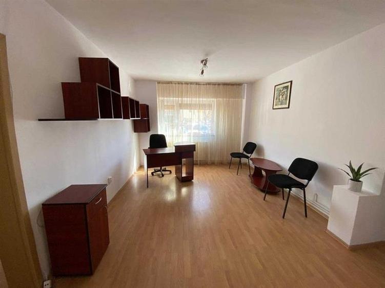 Apartament cu 2 camere decomandat în Județean