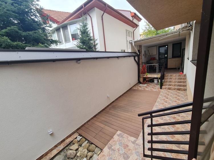 Apartament cu 4 camere decomandat în Herăstrău