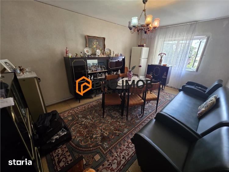 Apartament cu 4 camere decomandat în Central