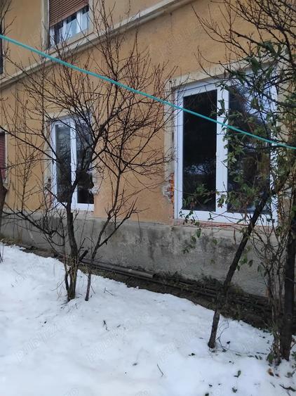 Vand aparrament 3 camere in casa cu 4 apartamente - 10