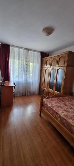 Inchiriez apartament 3 camere - 2