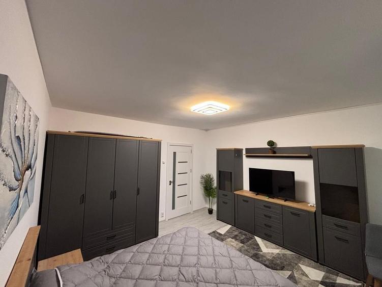 Titan chiar langa metrou, GARSONIERA LUX, PRIMA INCHIRIERE, bloc mixt - 2