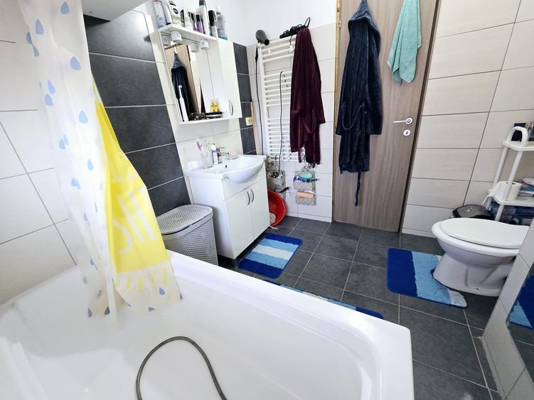 Vila tip duplex MOBILATA SI UTILATA - 4 camere - 2 bai - str asfaltata - 9