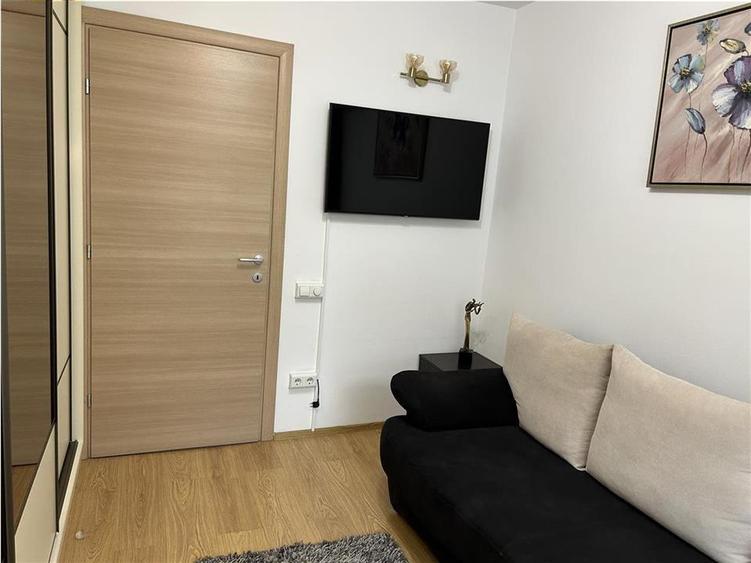 Apartament cu 3 camere semidecomandat, mobilat în Gheorgheni