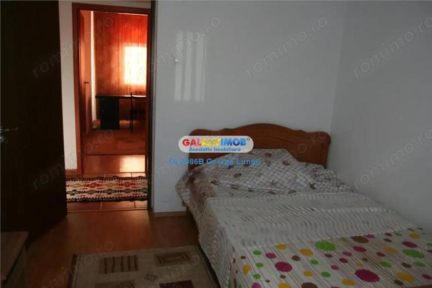 Apartament cu 3 camere semidecomandat în Drumul Taberei