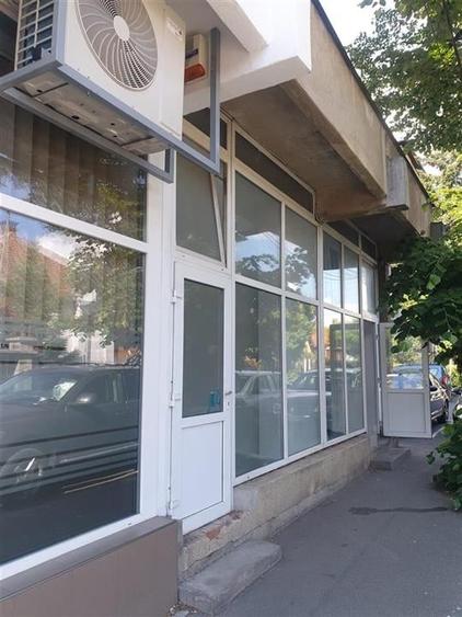 Spatiu comercial la vanzare in Rogerius zona Lacul Rosu - 1