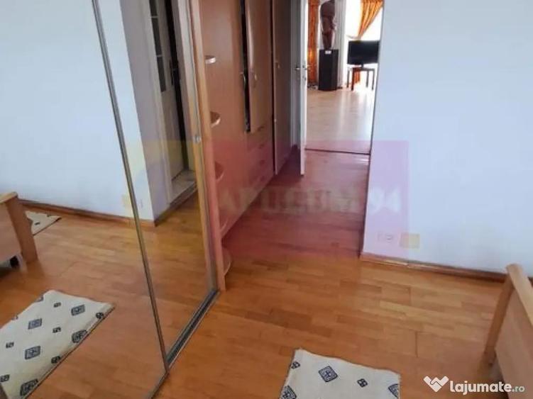 Apartament pe bd Decebal, stradal, - 3