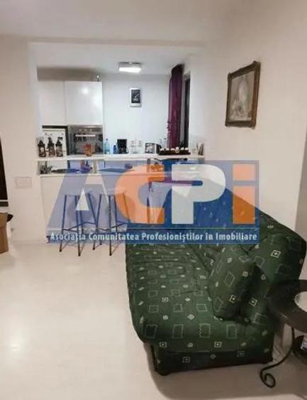 De vanzare apartament doua camere Metrou Romana - 2