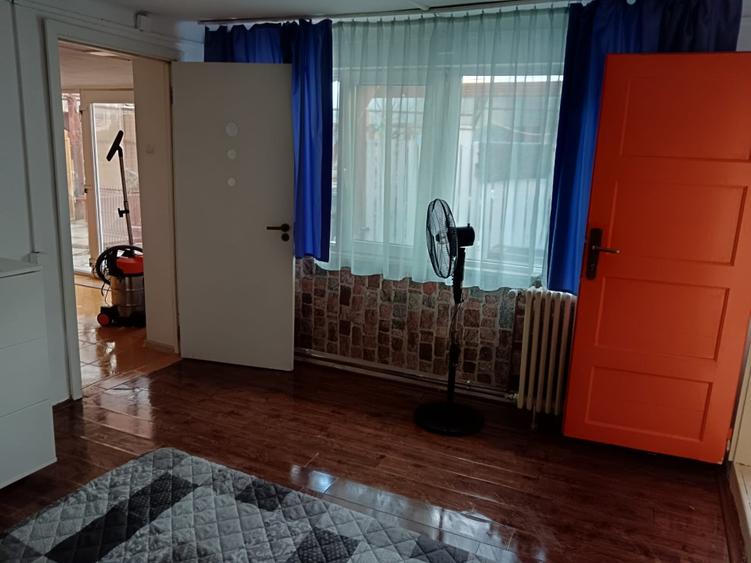 Inchiriez apartament 2 camere in imobil cu 4 apartamente - 1