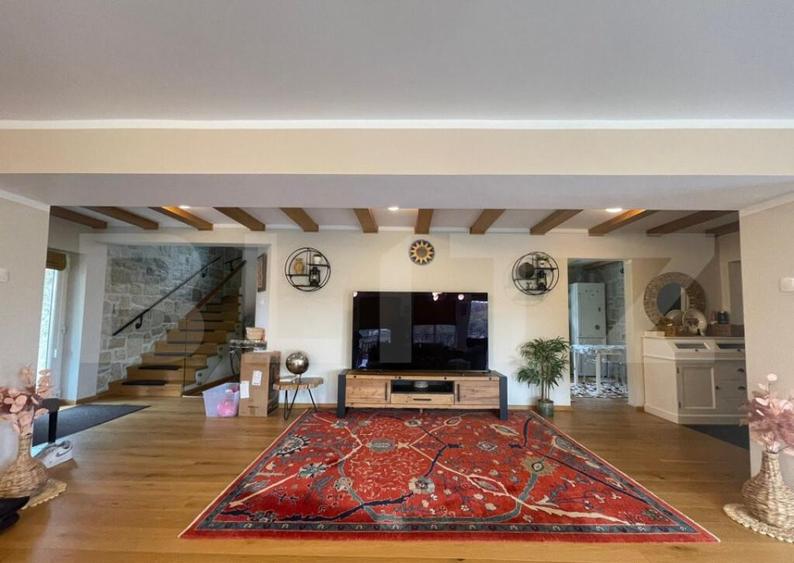 Proprietate speciala cu panorama superba, 220 mp utili, 1760 - 10