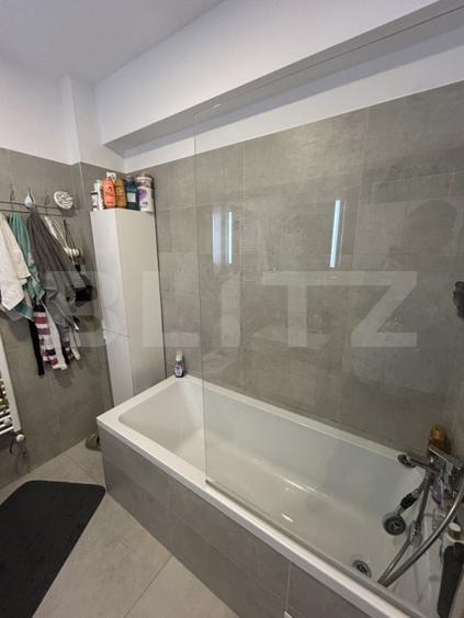 Apartament cu 3 camere, 68 mp, etaj intermediar, zona Tractorul - 9