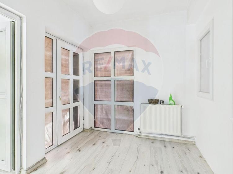 Casă cu 5 camere si 300mp curte, de închiriat în zona Bd. Gloriei - 19