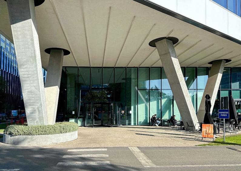 Abonamente flexibile pentru spa?iul de lucru in Spaces Campus 6 - 4