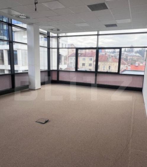 Spatiu de birouri modern, 6 incaperi, 202 mp, finisat, zona - 6