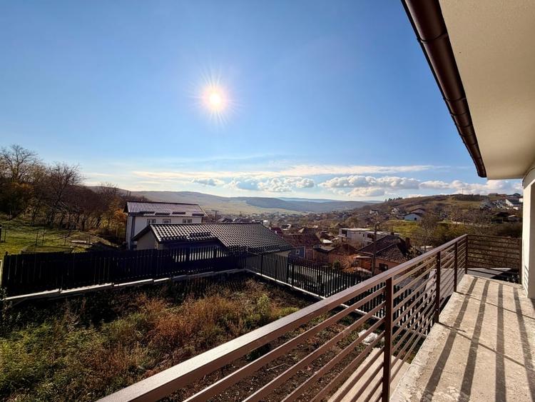 Casa individuala noua in Dezmir - semifinisata, teren 564 mp. - 16