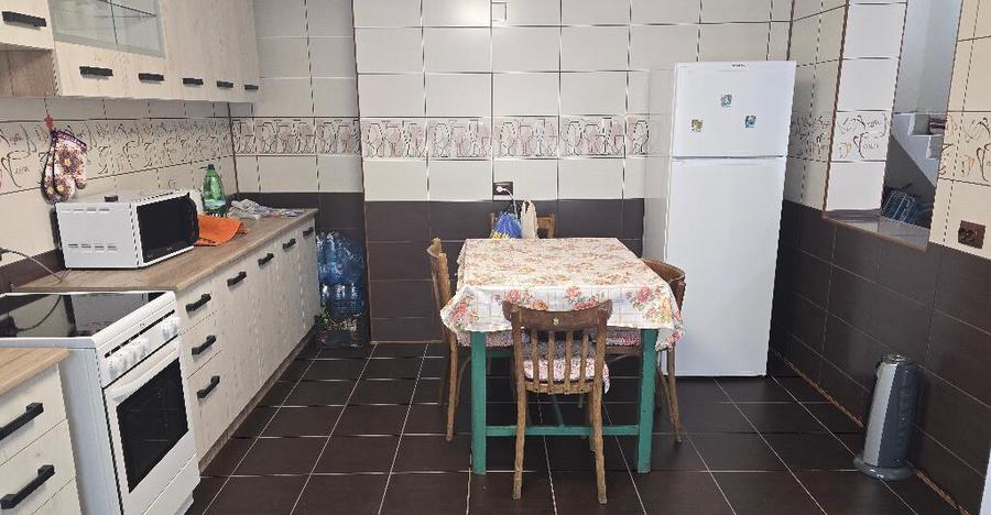 Vand casa in Deva, zona Garii (Peste Linia Ferata), P+E, din anul 2010 - 12