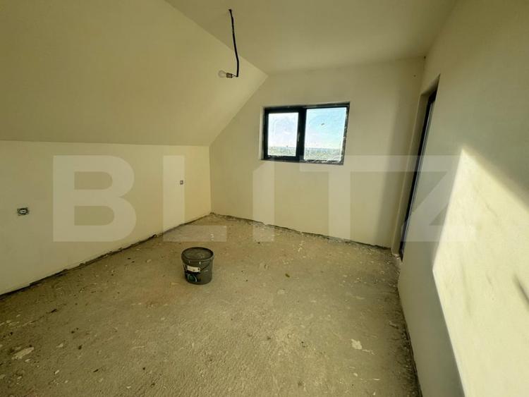 Casa P+M, exterior finisat, interior la gri, 500 mp teren, Simnicul de jos - 3