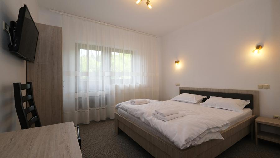 Vanzare pensiune noua complet functionala superba Prahova padure priveliste - 16