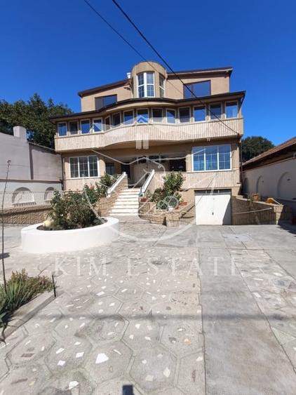 De vanzare vila D+P+2 etaje - 2