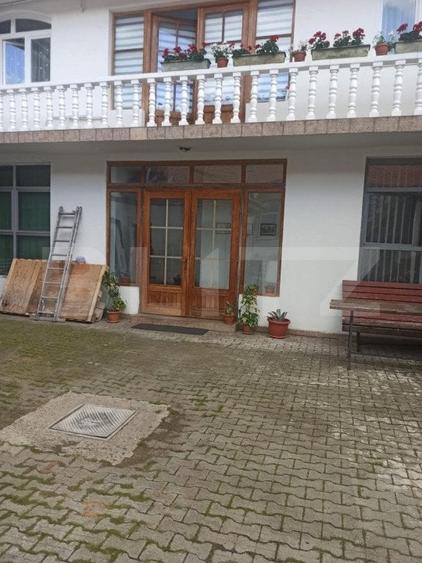 Doua Case + 2 Spatii Comerciale, 440 mp Utili – pe Str. Libertatii! - 9