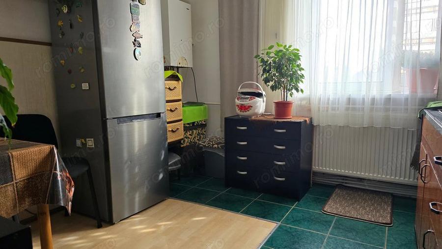 Apartament 4 camere in Deva, zona Progresul langa Sc Gen Nr 2, et 3 - 18