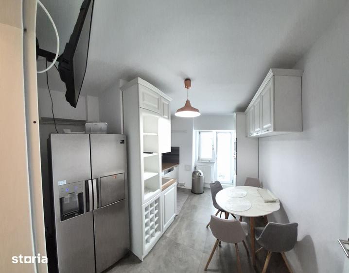 Apartament cu 3 camere în Calea București