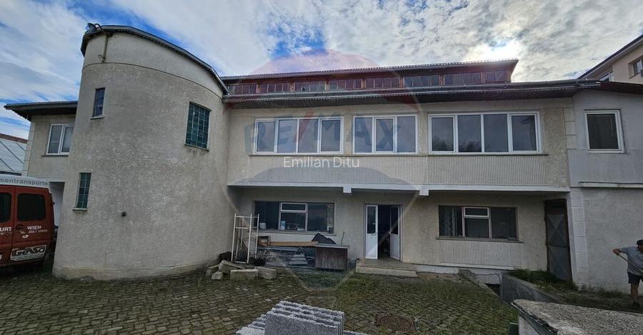 Complex comercial de 340mp in zona Obcini-Suceava