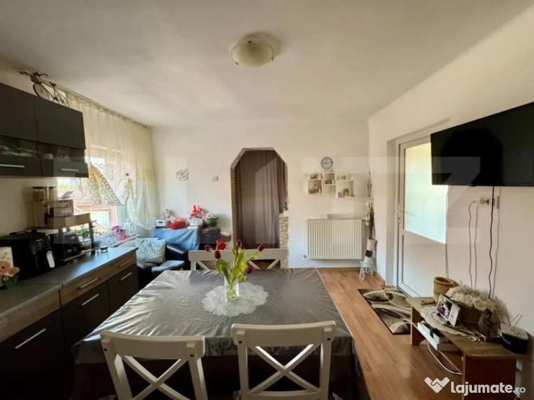 Casa de vanzare, cu 5 camere, 138 mp, zona Simeria - 3