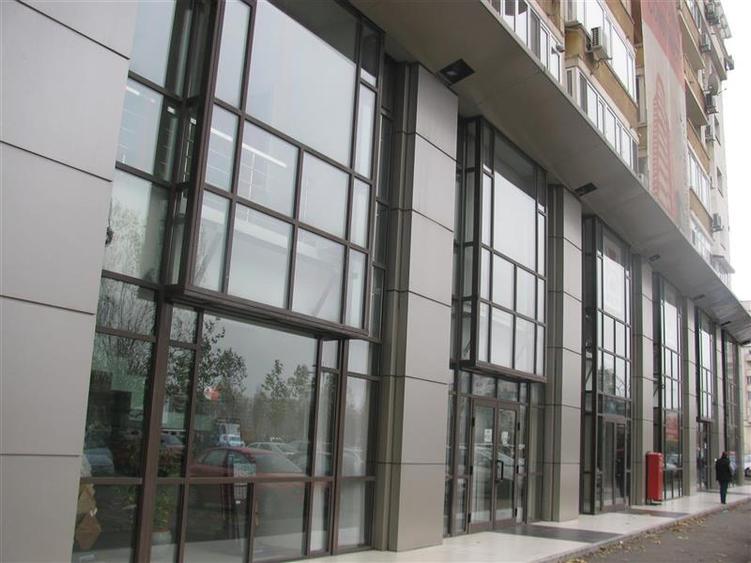 Spatiu pretabil showroom/birouri - mezanin- Bulevardul Unirii - 2