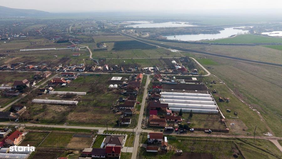 Teren 1.570 mp + casa din caramidazona linistita - 5