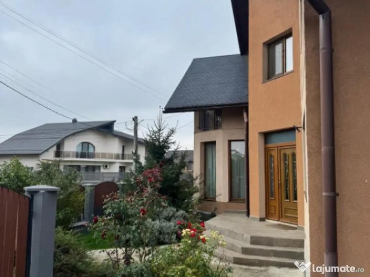 Casa superba spatioasa intr-o zona linistiota aproape de o - 1