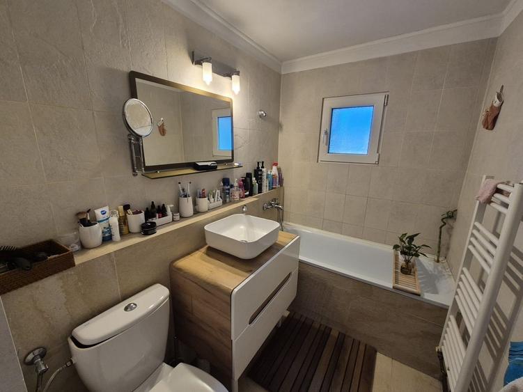 Apartament 4 camere, finisat, mobilat, parcare, zona str Izlazului - 22