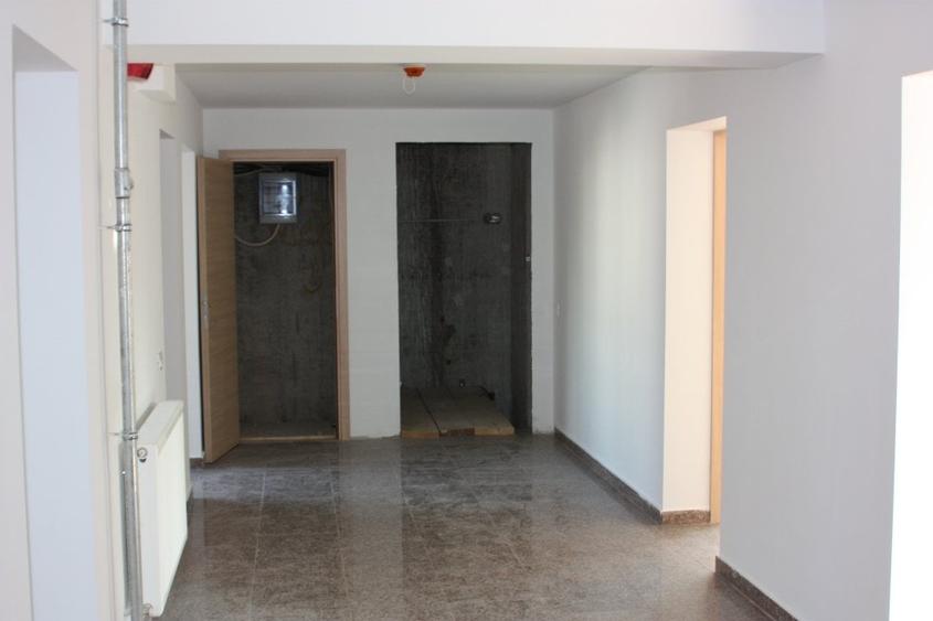 Vanzare imobil birouri pretabil investitie, inchiriata integral - 22