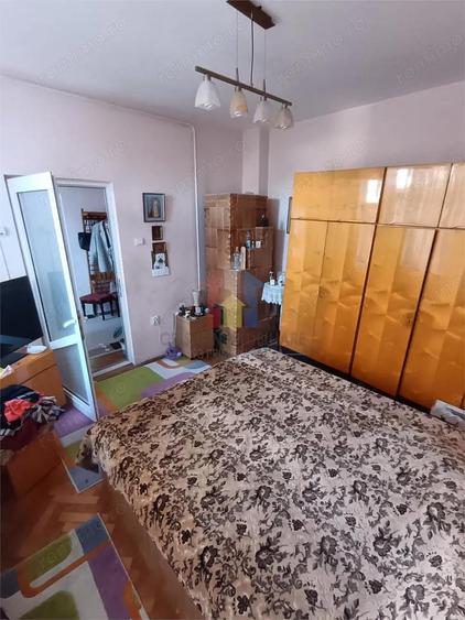 Casa pretabila 2 familii, 6 camere, teren 390 mp, zona Centrala - 3