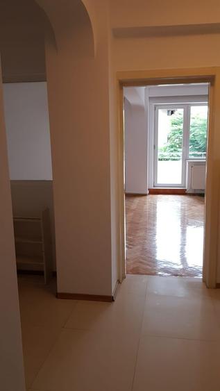 Inchiriere vila etajele 1+2+M Cotroceni metrou spital Eroilor imobil 2002 - 5