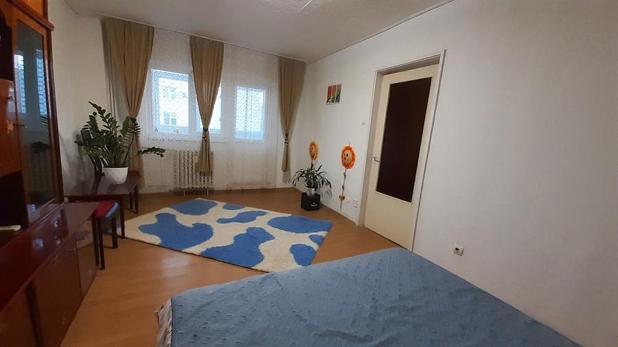 Apartament cu 2 camere de inchiriat 500 +avans o luna - 1