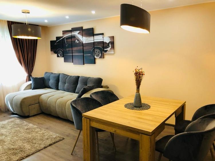 Apartament cu 3 camere, decomandat, zona Nicolina - 5